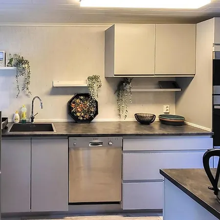 Stunning In With Kitchen Rade